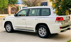 تۆیۆتا لاند کروزەر